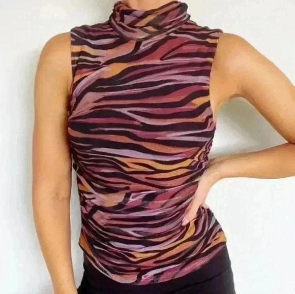 Cable & Gauge Blouse and Skirt Set - Picture 6 of 7